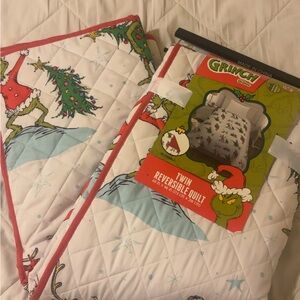 Grinch Twin Reversible Quilt - Festive White and Red